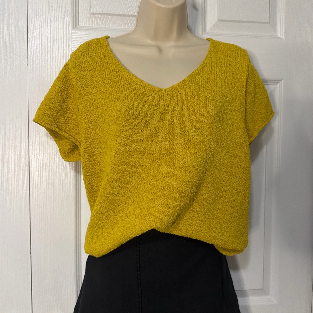 YAnthrologie Yellow V-Neck Short Sleeve Top Small